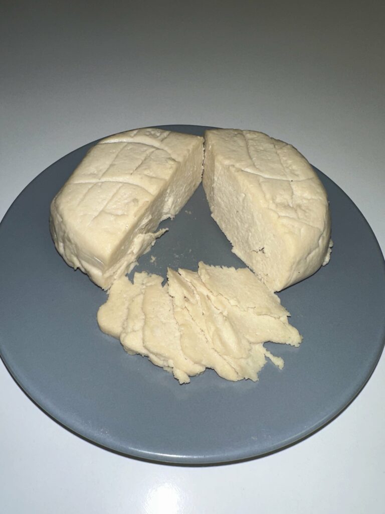 Queso vegano de anacardos de tipo brie